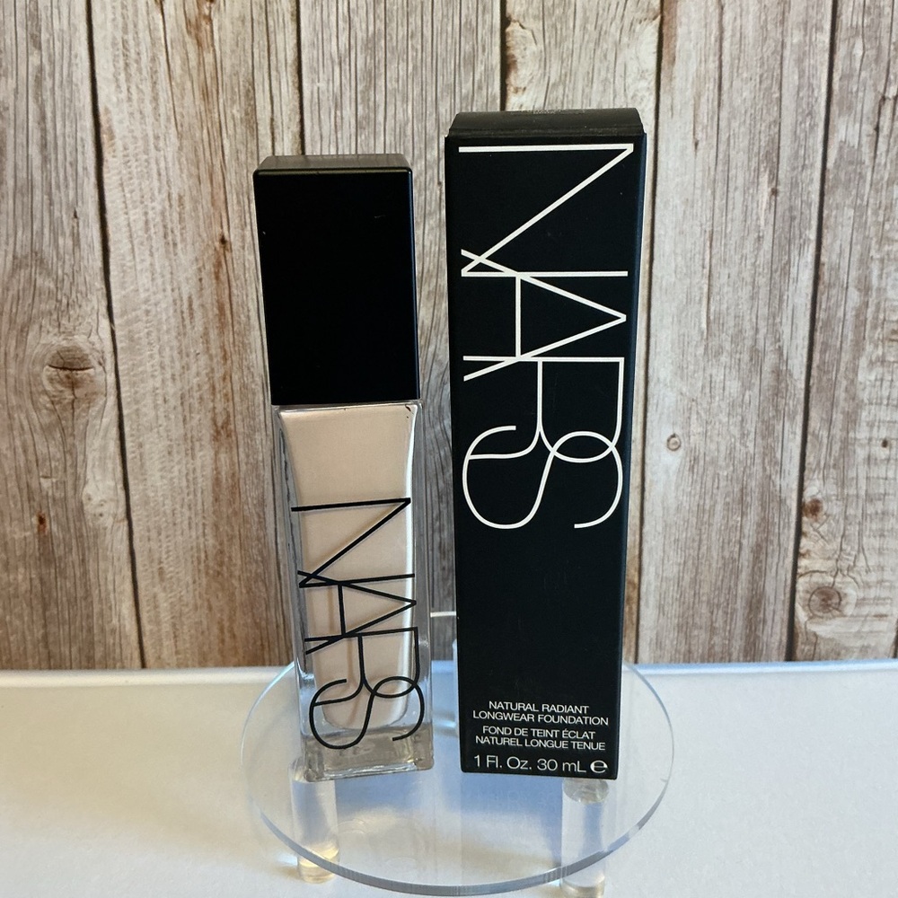 NARS Radiant Foundation in Black and Cream